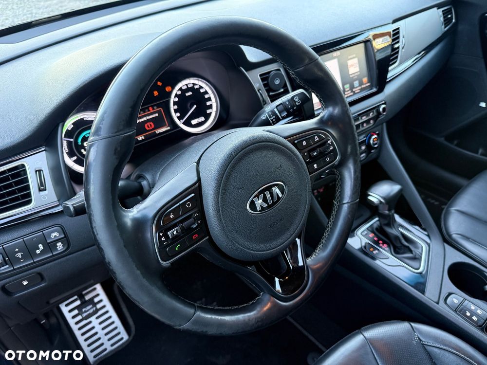 Kia Niro 1.6 GDI Hybrid L Business Line - 24