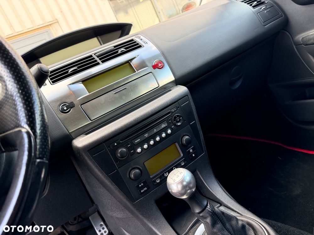 Citroën C4 2.0 16V VTR Plus - 28