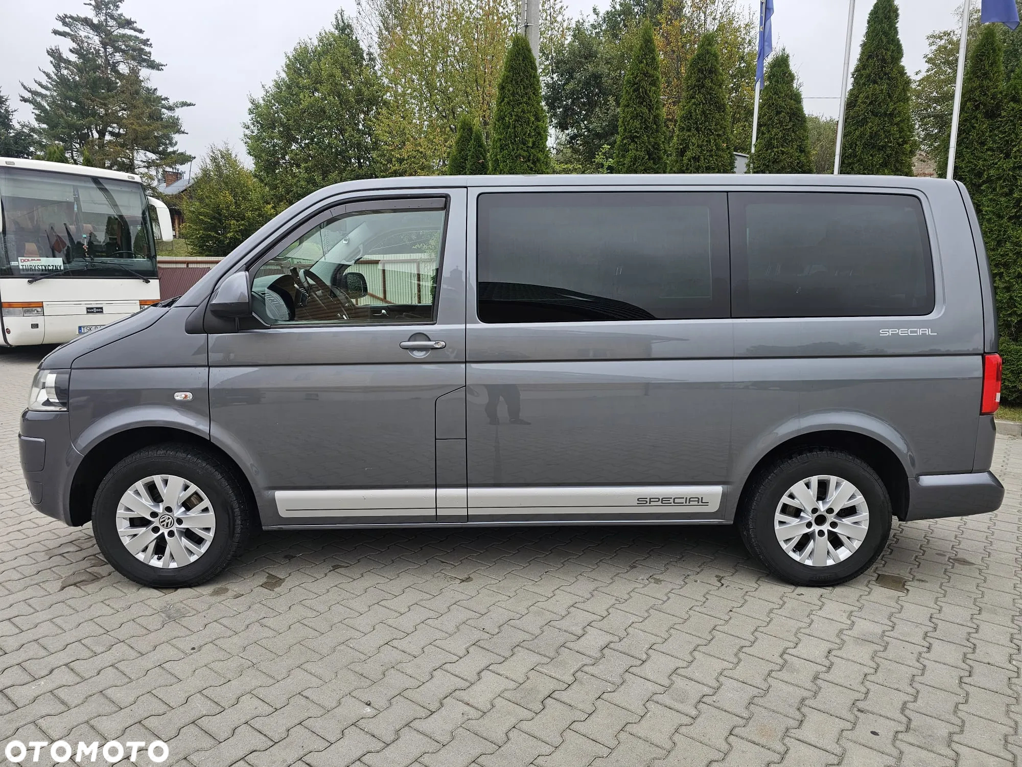 Volkswagen Multivan - 3