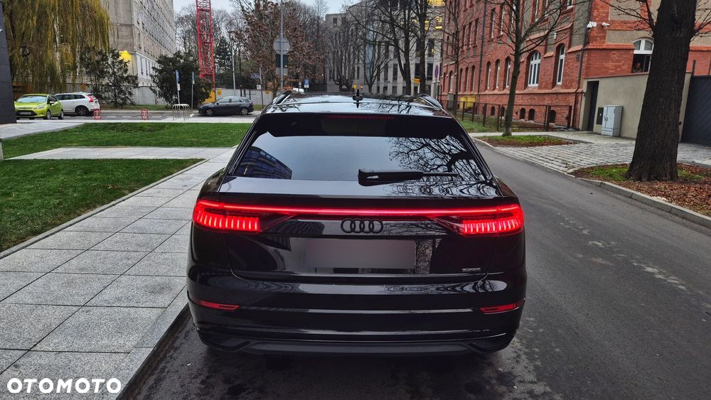 Audi Q8 55 TFSI quattro tiptronic - 26