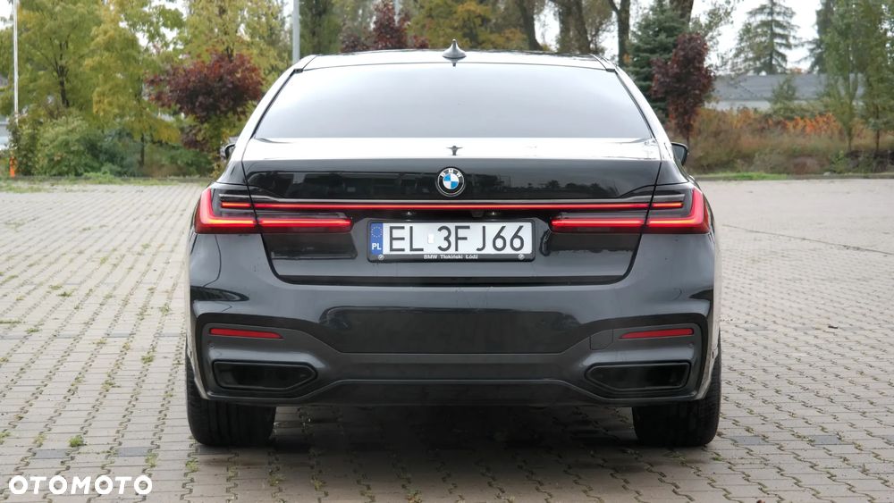 BMW Seria 7 750i xDrive sport - 36