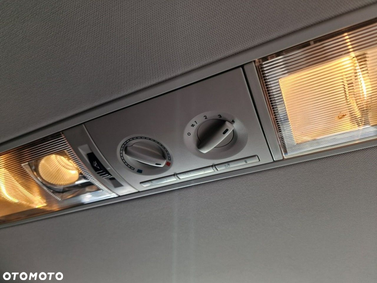 Volkswagen Multivan - 37