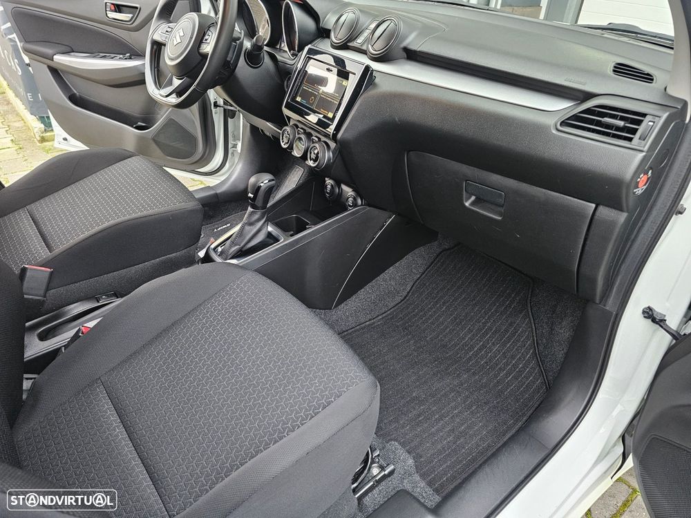 Suzuki Swift 1.2 Dualjet Hybrid CVT Comfort+ - 28