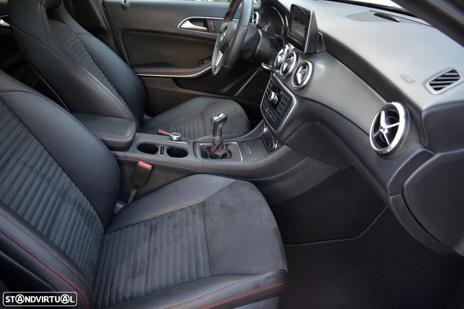 Mercedes-Benz GLA 200 CDi AMG Line - 18