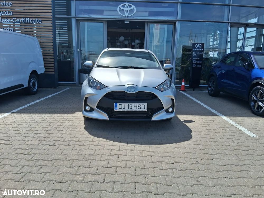 Toyota Yaris 1.5 VVT-i HSD Eco - 1