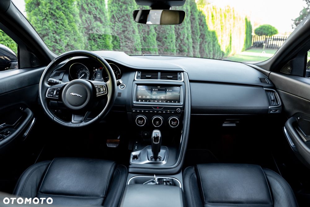 Jaguar E-Pace P250 AWD R-Dynamic - 29