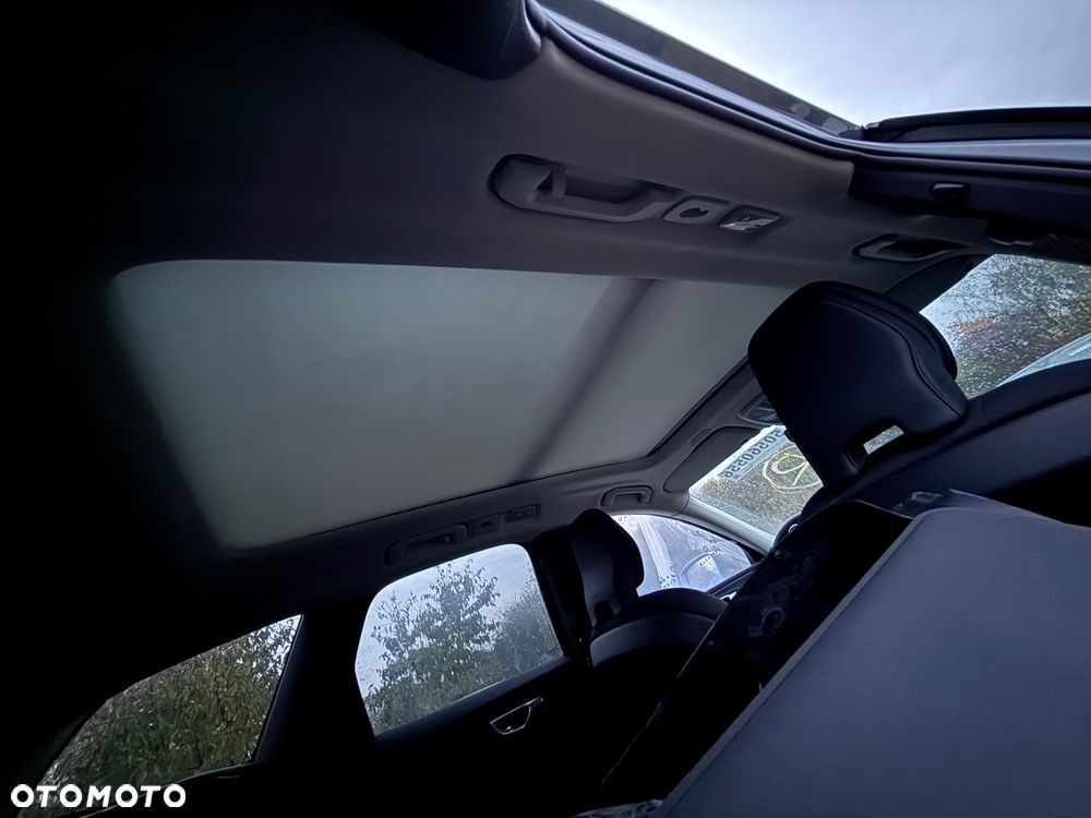 Volvo XC 60 T6 Plug-In Hybrid AWD Core - 13