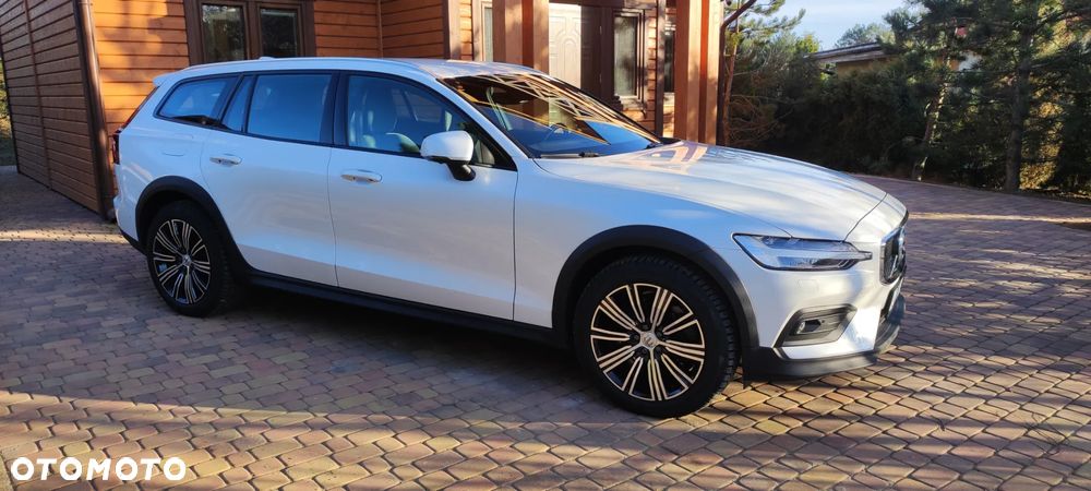 Volvo V60 Cross Country - 3