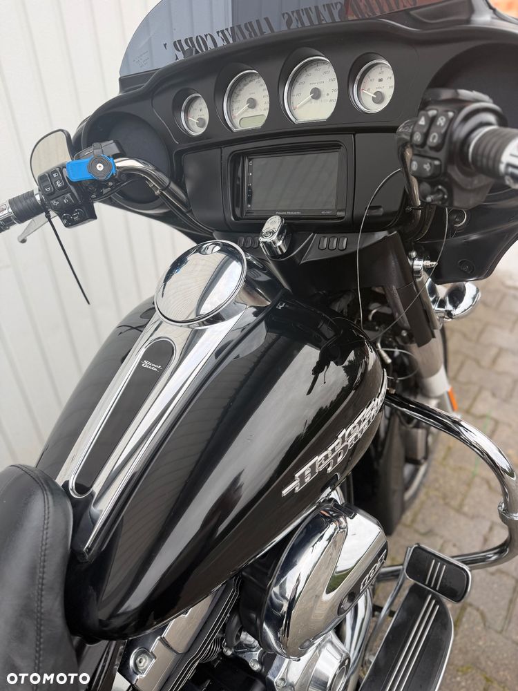 Harley-Davidson Touring Street Glide - 4