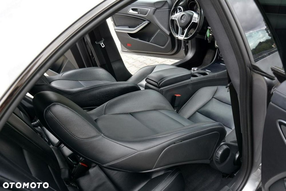 Mercedes-Benz CLA 200 7G-DCT AMG Line - 21