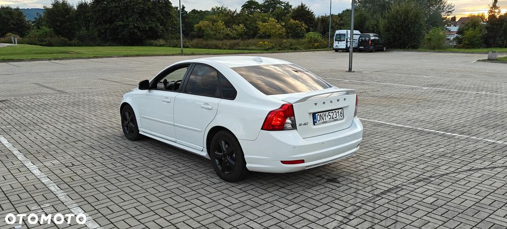 Volvo S40 D2 R-Design - 6