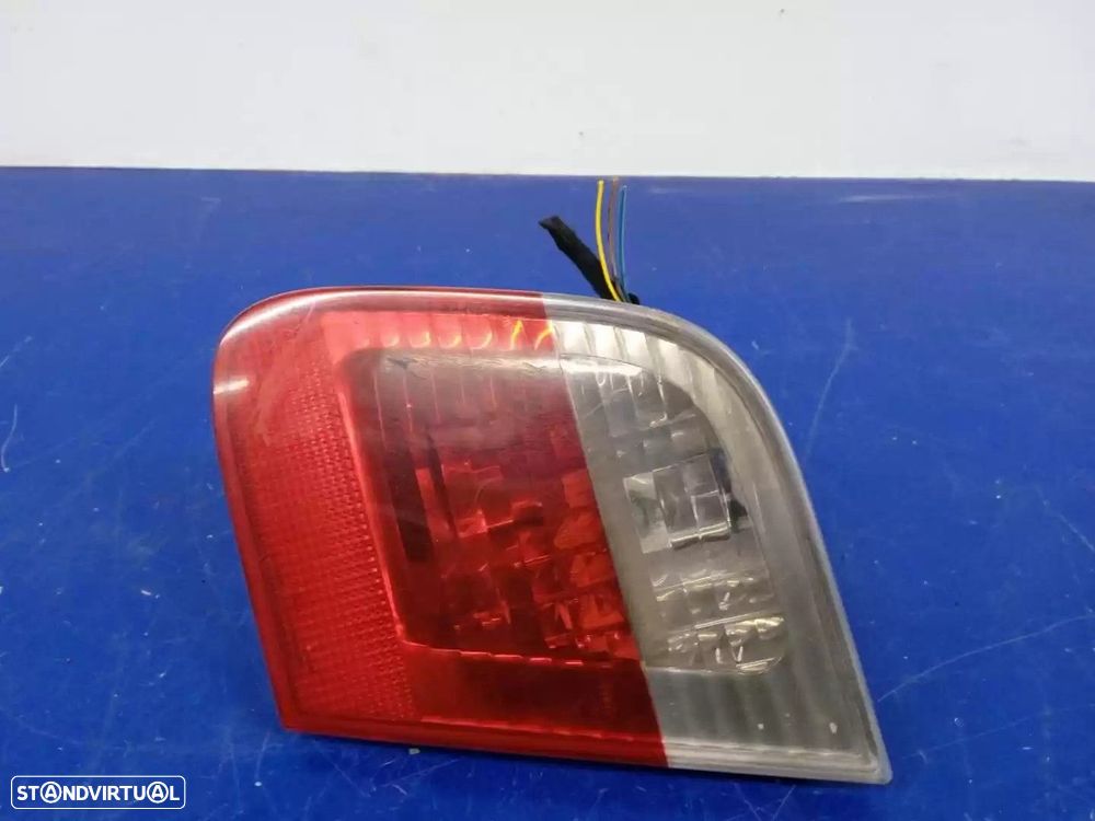 FAROLIM TRASEIRO DIREITO INTERIOR BMW 3 2004 -691053805 - 1