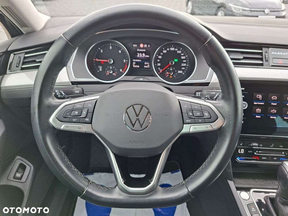 Volkswagen Passat - 18
