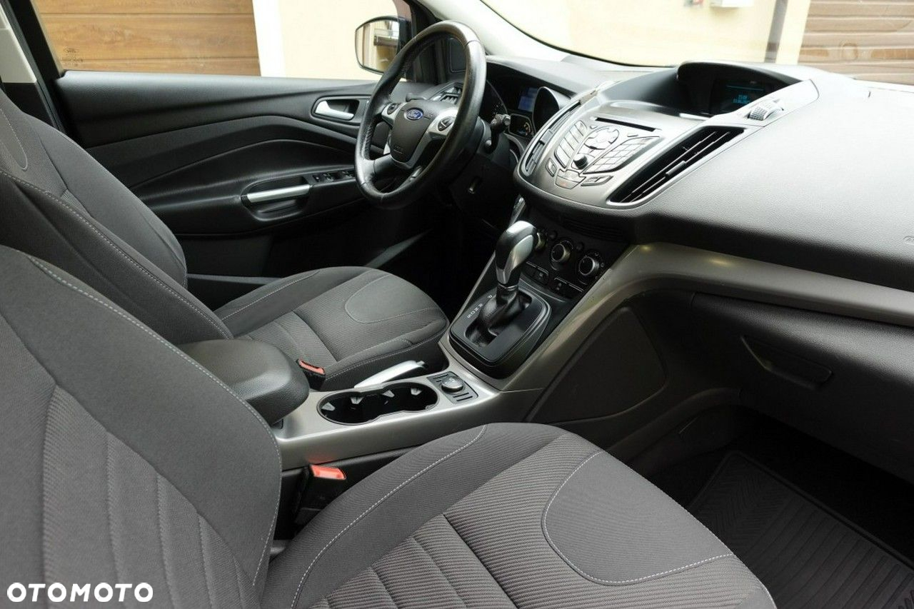 Ford Kuga - 12