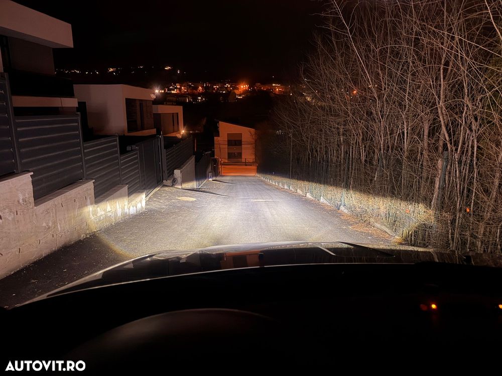 Jeep Grand Cherokee - 25