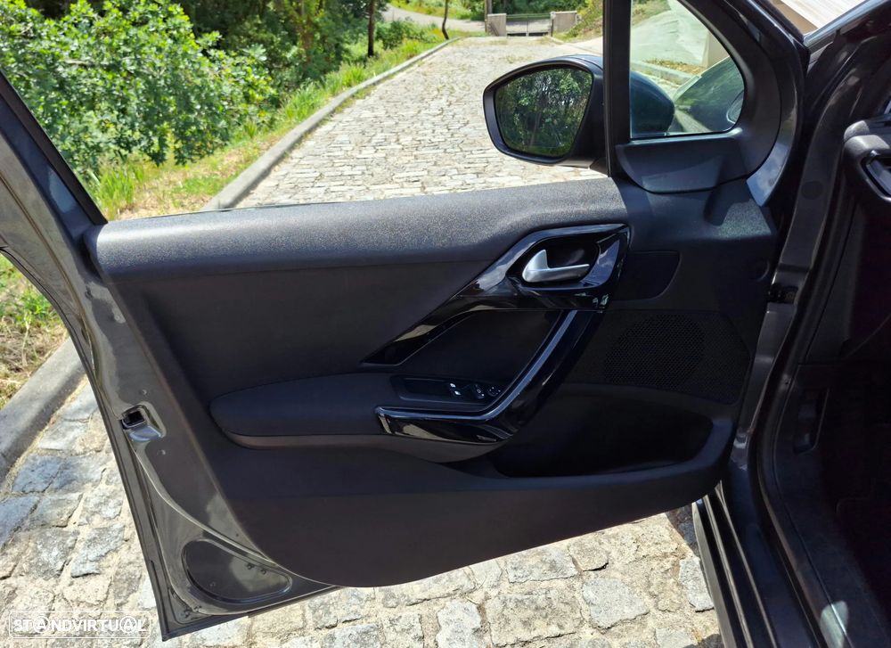 Peugeot 208 1.6 BlueHDi Style - 19