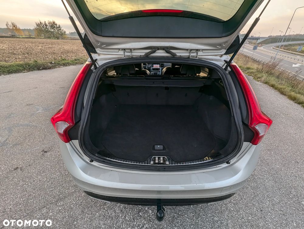 Volvo V60 D4 Summum - 17