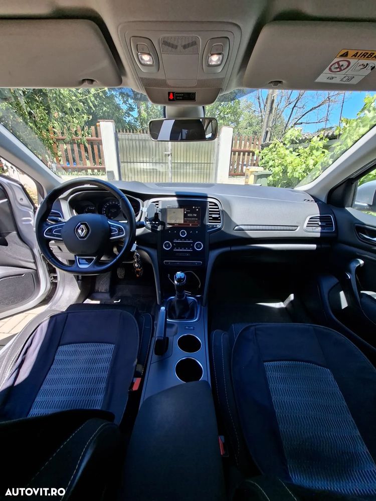Renault Megane 1.6 SCe Zen - 9