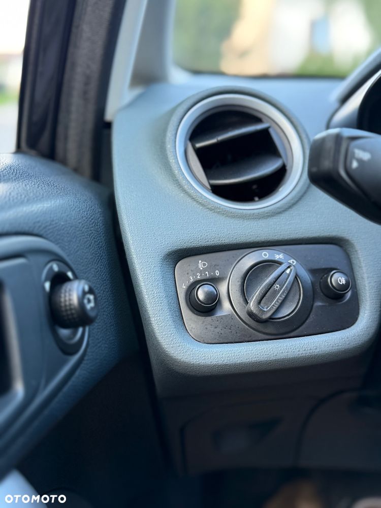 Ford Fiesta 1.25 Ambiente - 24