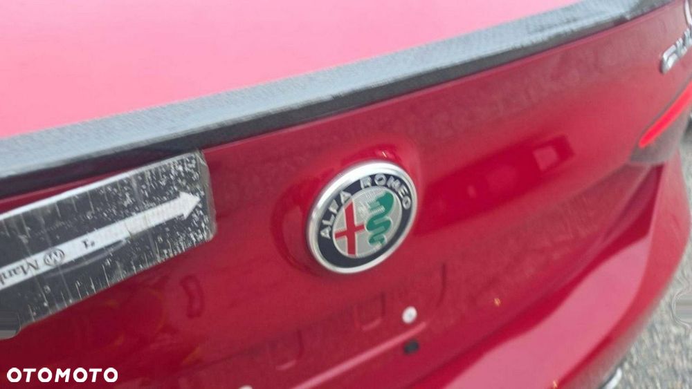 Alfa Romeo Giulia 2.0 Turbo TI Q4 - 12