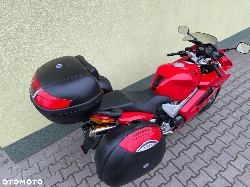 Honda VFR - 13
