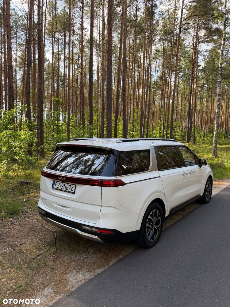 Kia Carnival - 8