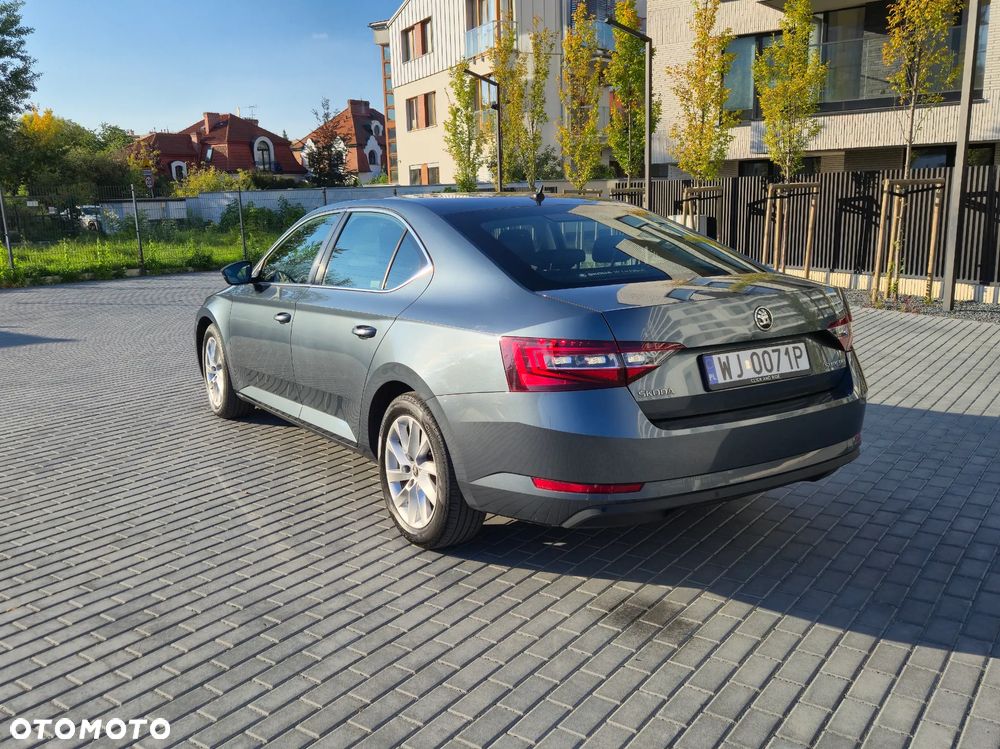 Skoda Superb 2.0 TDI SCR Ambition DSG - 14