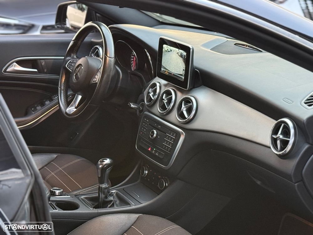 Mercedes-Benz CLA 200 d Shooting Brake - 9