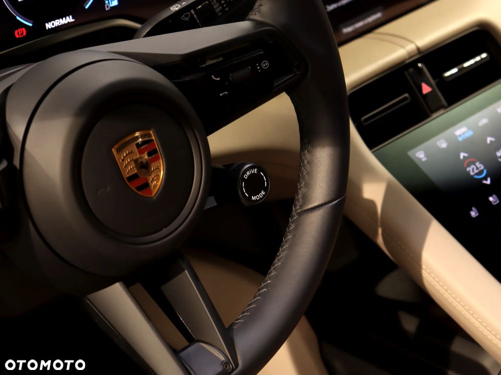 Porsche Taycan 105kWh 4 Performance Plus - 27