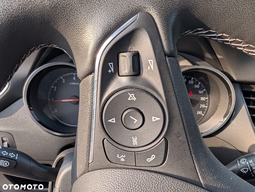 Opel Crossland X - 13