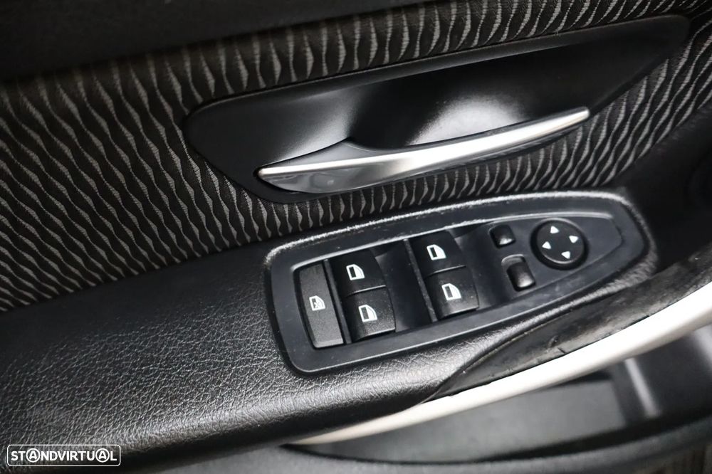 BMW 318 d Aut. Blue Performance Modern Line - 18