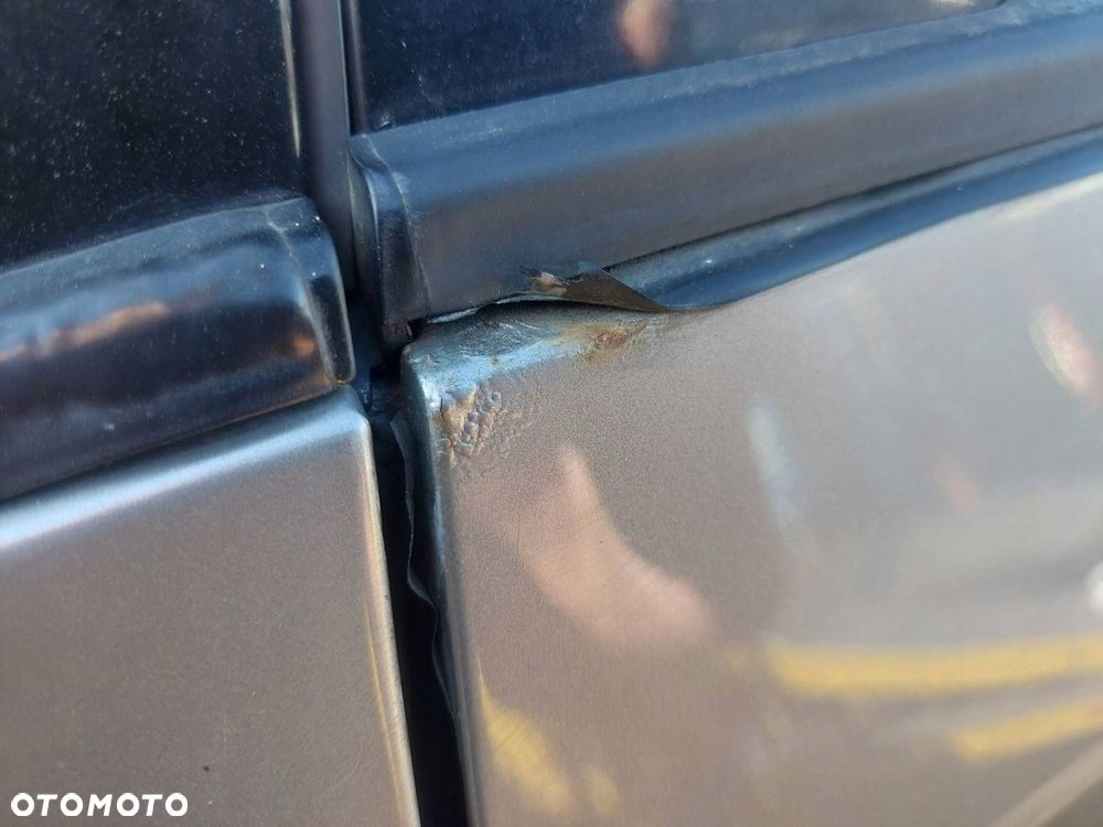 DRZWI KOMPLETNE LEWY TYŁ SKODA FABIA II KOMBI 9202 - 3
