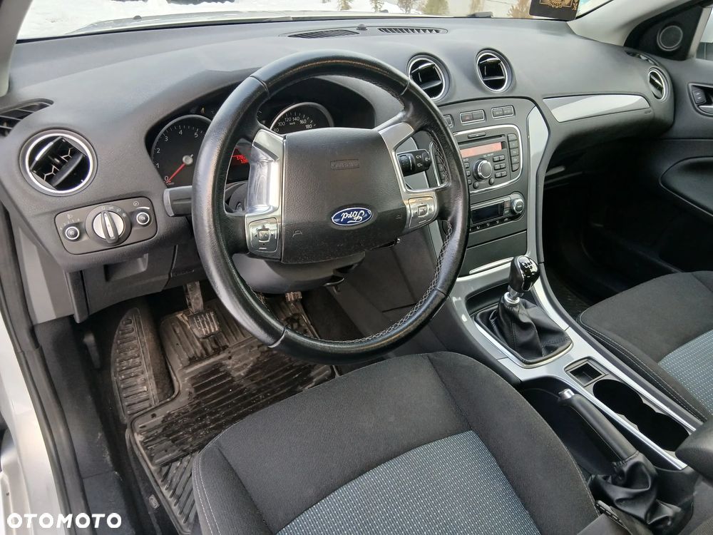 Ford Mondeo 1.6 T Ambiente - 9