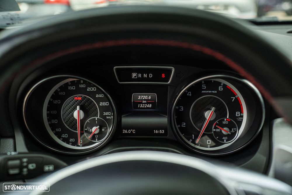 Mercedes-Benz GLA 45 AMG 4Matic 7G-DCT - 25