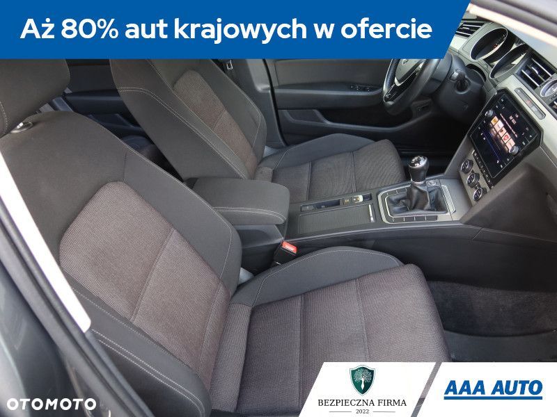 Volkswagen Passat - 10