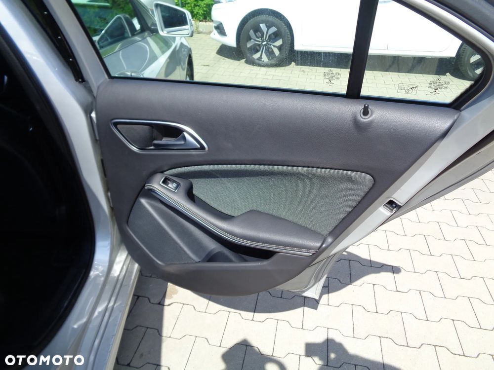 Mercedes-Benz Klasa A 200 Activity Edition - 16