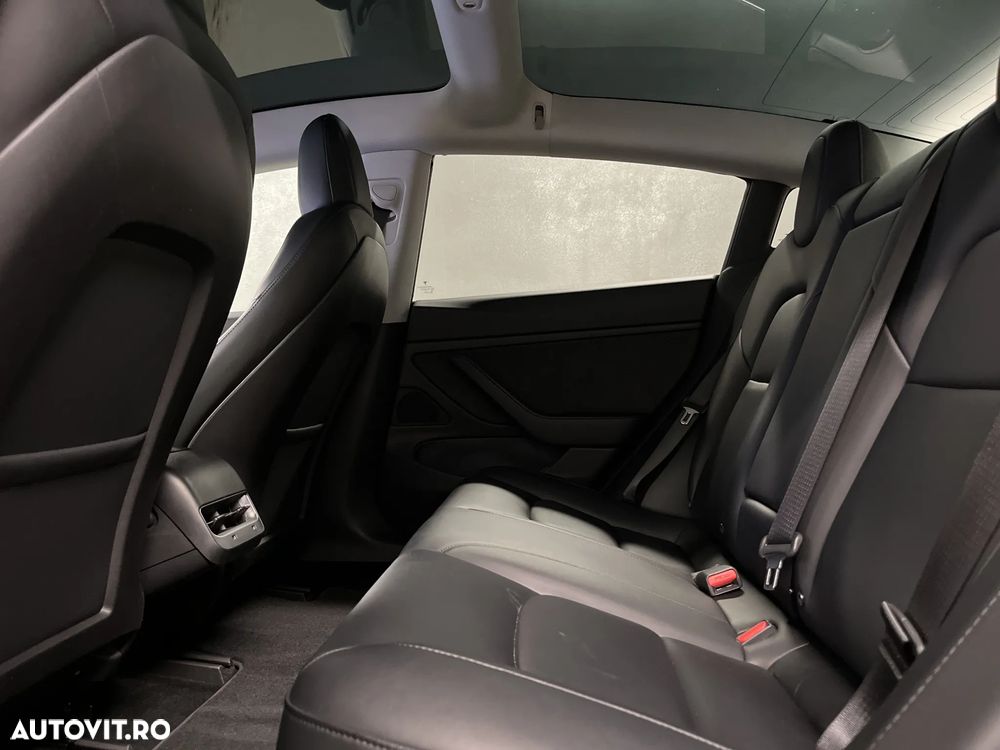 Tesla Model 3 - 14