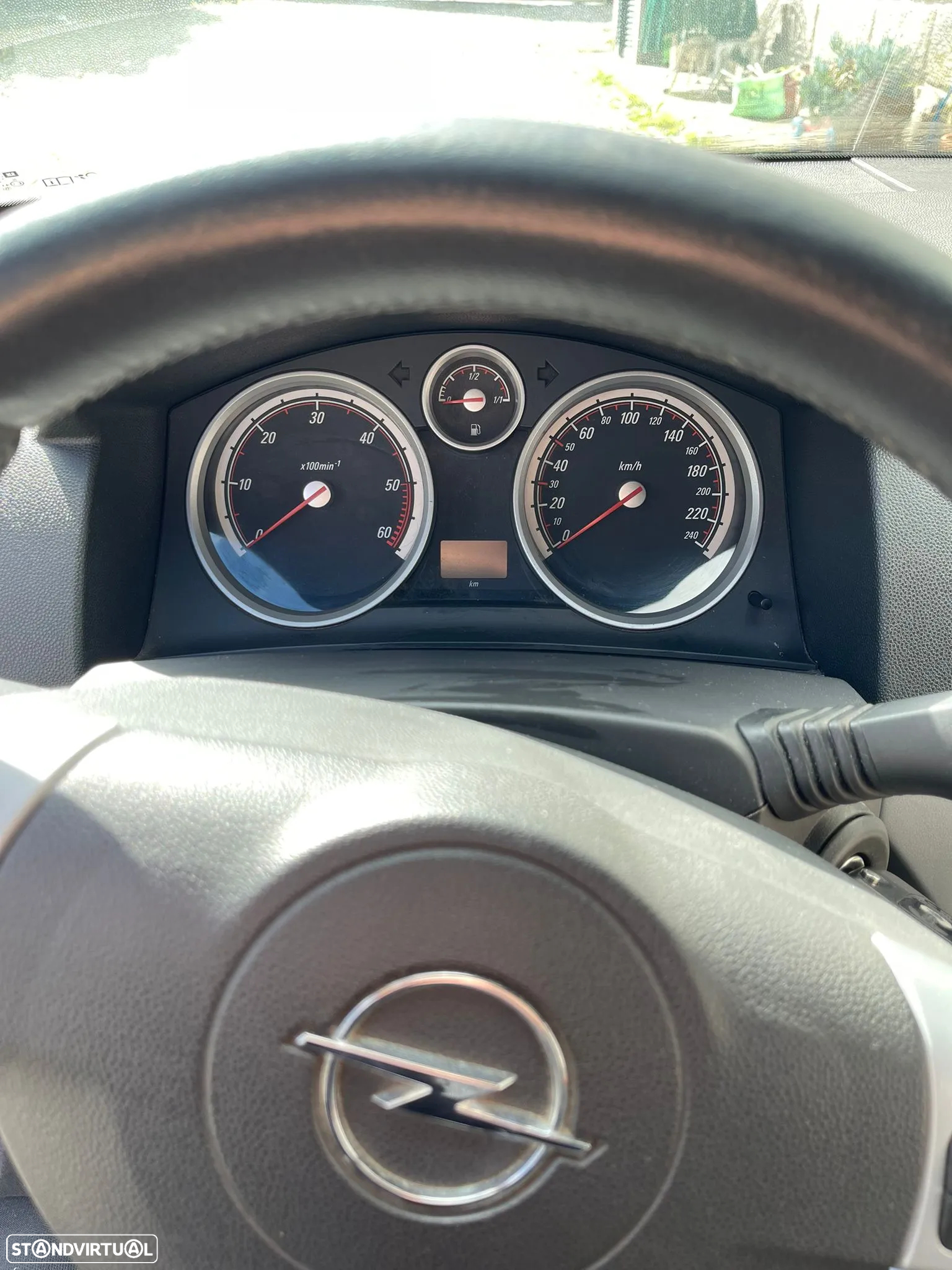 Opel Astra GTC 1.7 CDTi - 11