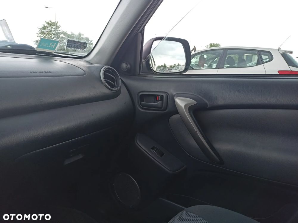 Toyota RAV4 2.0 VVT-i 4x4 - 12