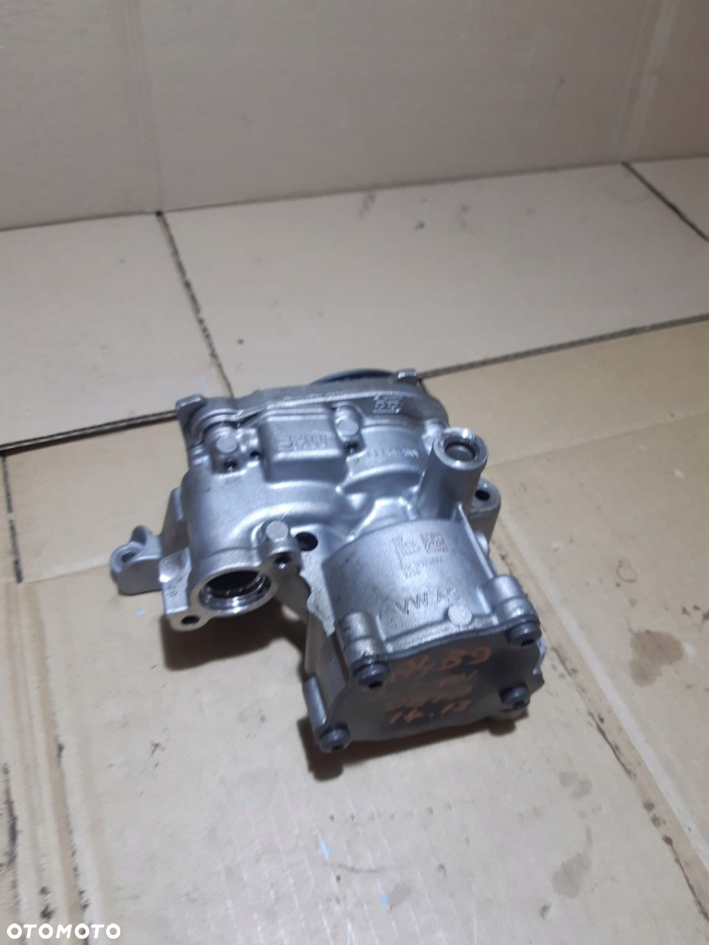AUDI A4 B9 A5 F5 8W 2.0 TDI POMPA OLEJU 04L145208AA - 9
