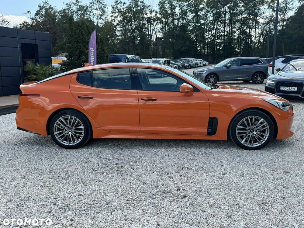Kia Stinger - 10