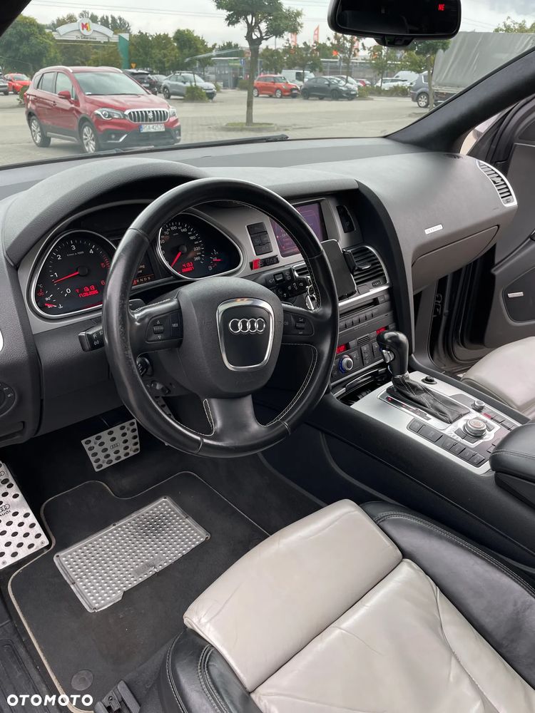 Audi Q7 - 8