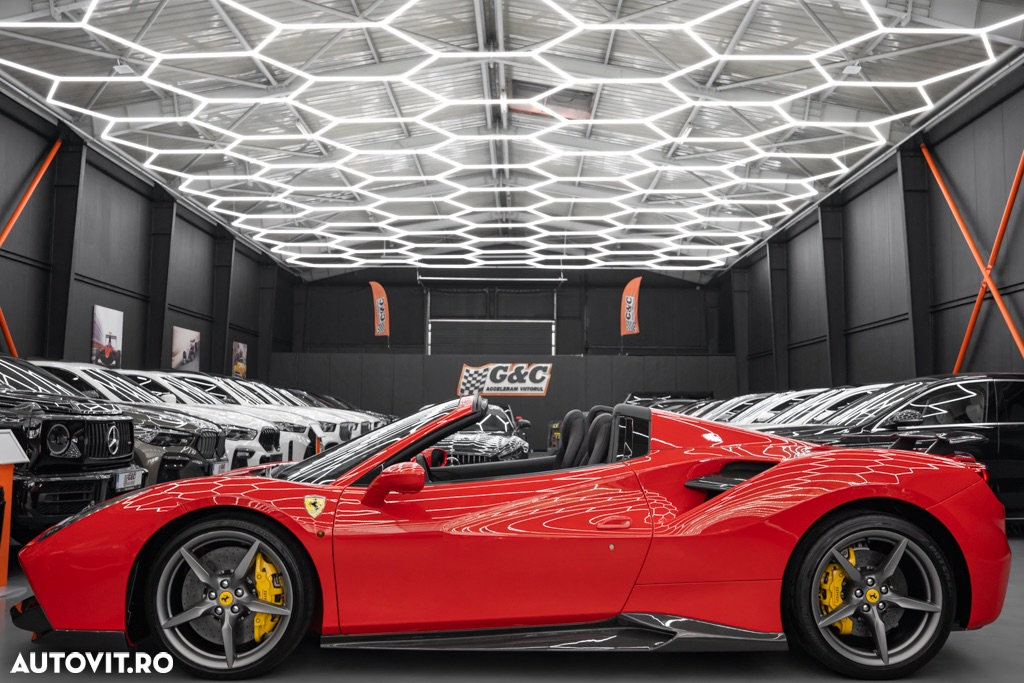 Ferrari 488 Spider - 30