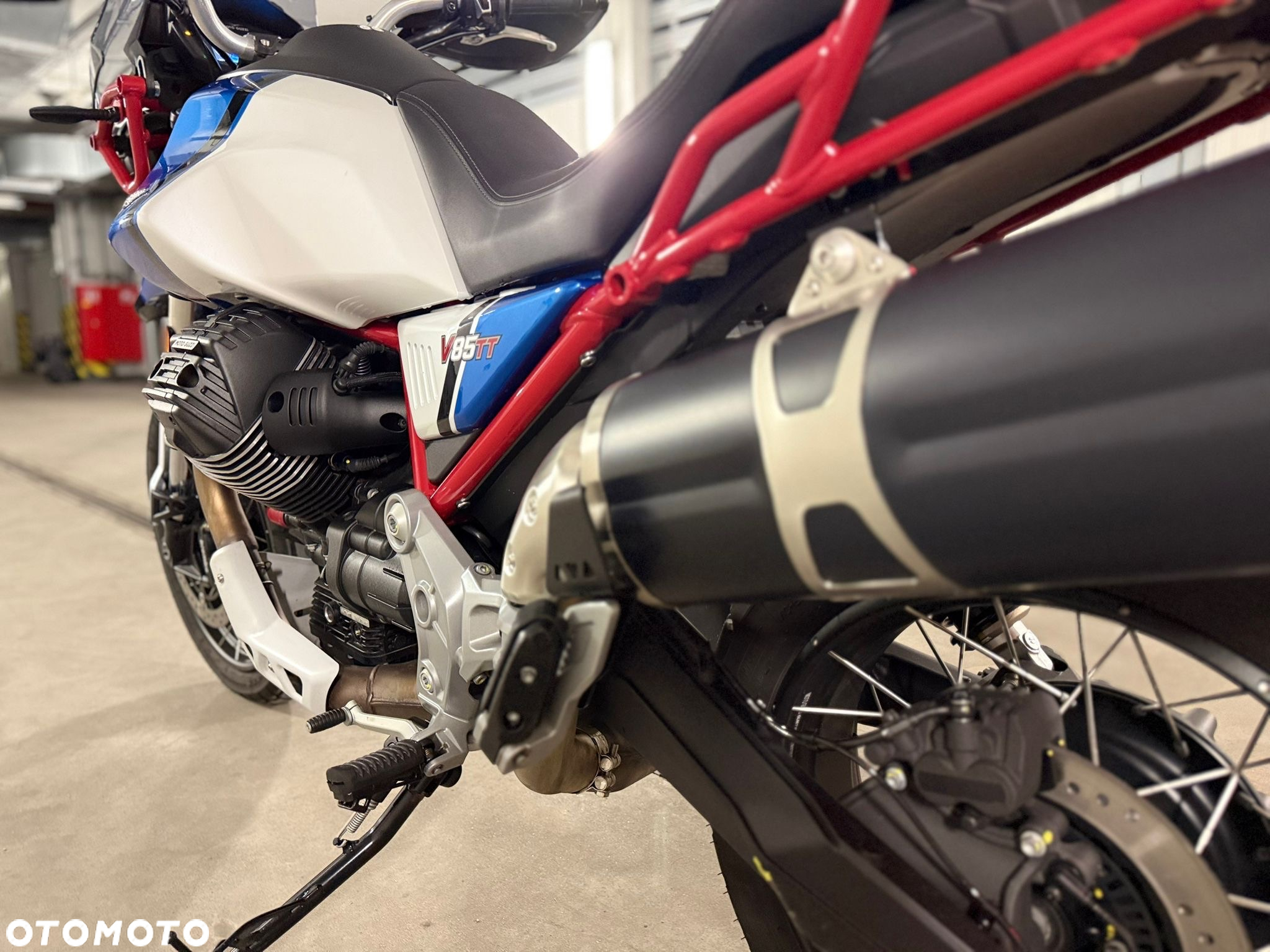 Moto Guzzi V85 - 6