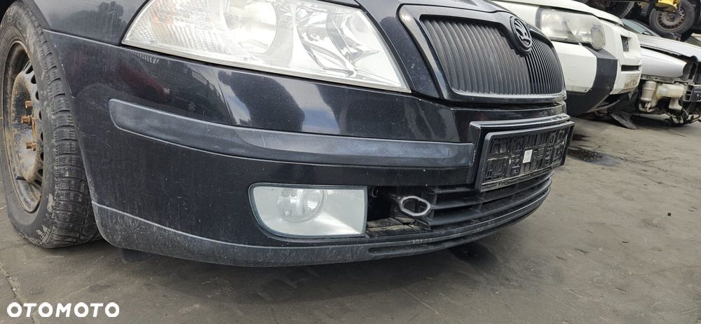 SKODA OCTAVIA II  04-08 1.9 TDI BXE - ZDERZAK PRZÓD PRZEDNI CZARNY - 16