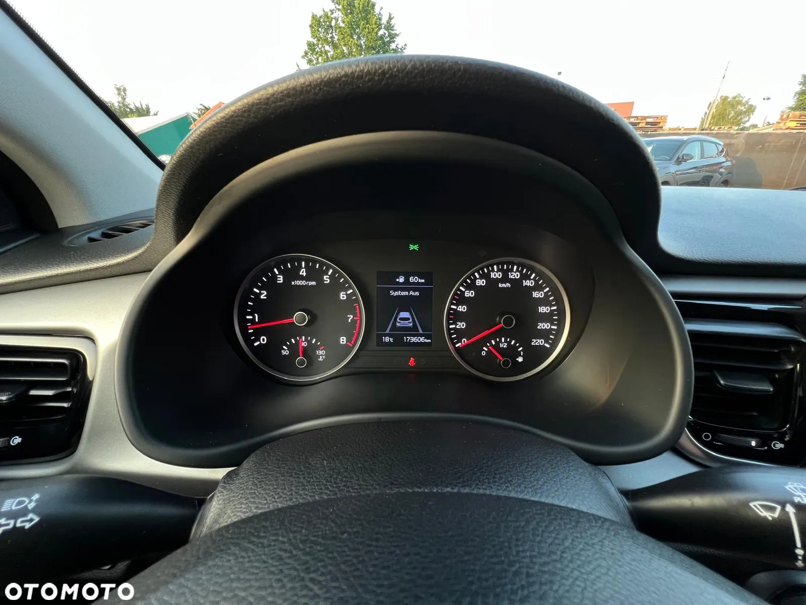 Kia Rio 1.4 L - 25