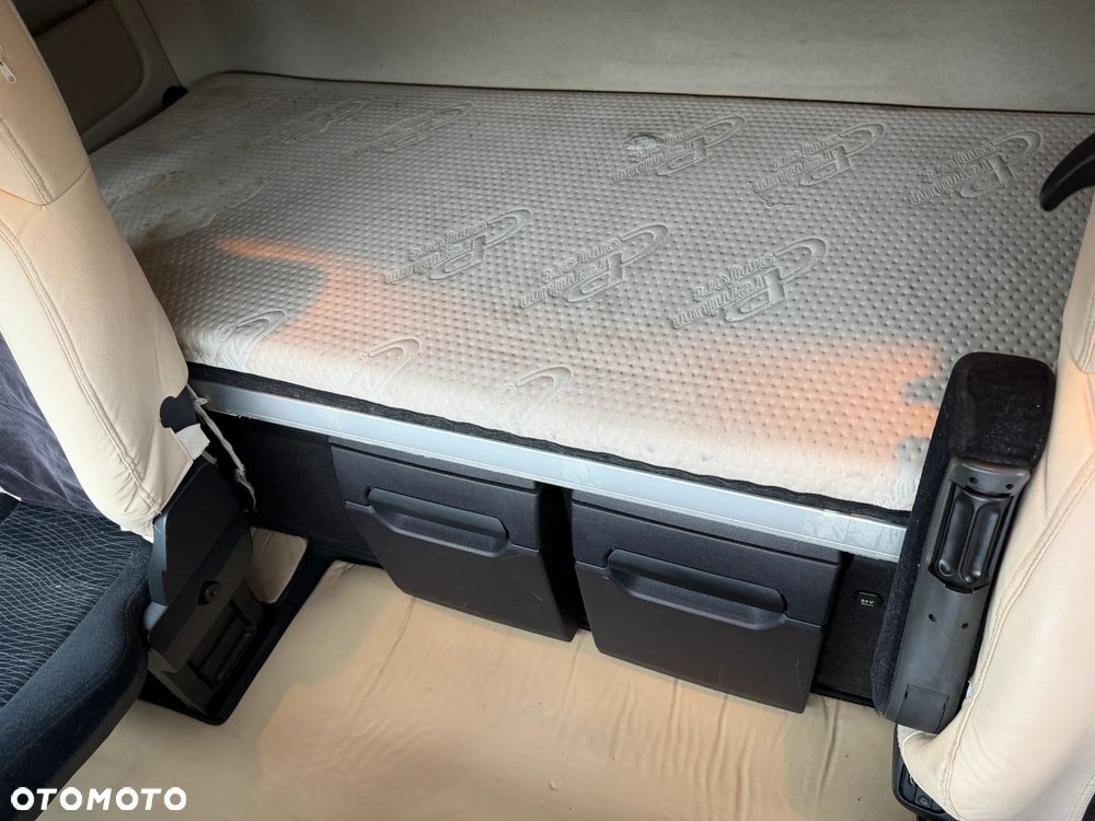Mercedes-Benz ACTROS 1845 / EURO 5 / GIGA SPACE / NOWY TACHOGRAF / 2013 REJESTRACJA / BARDZO ŁADNY STAN / BEZ RETARDERA / BLUETEC 5 / 2 ZBIORNIKI PALIWOWE / KSENONY / LODÓWKA / PŁASKA PODŁOGA !! - 29