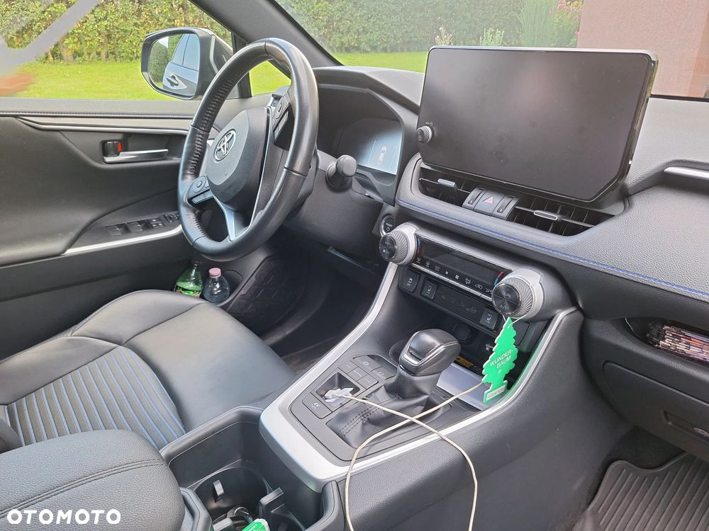 Toyota RAV4 - 8