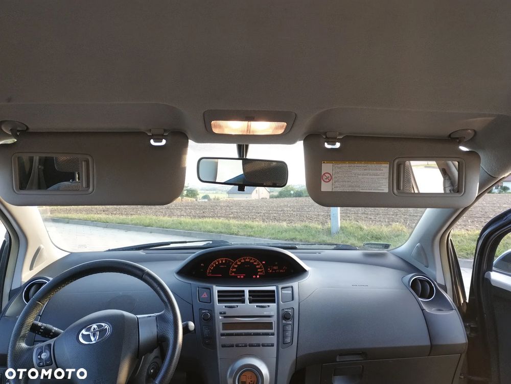 Toyota Yaris 1.33 2010 - 8
