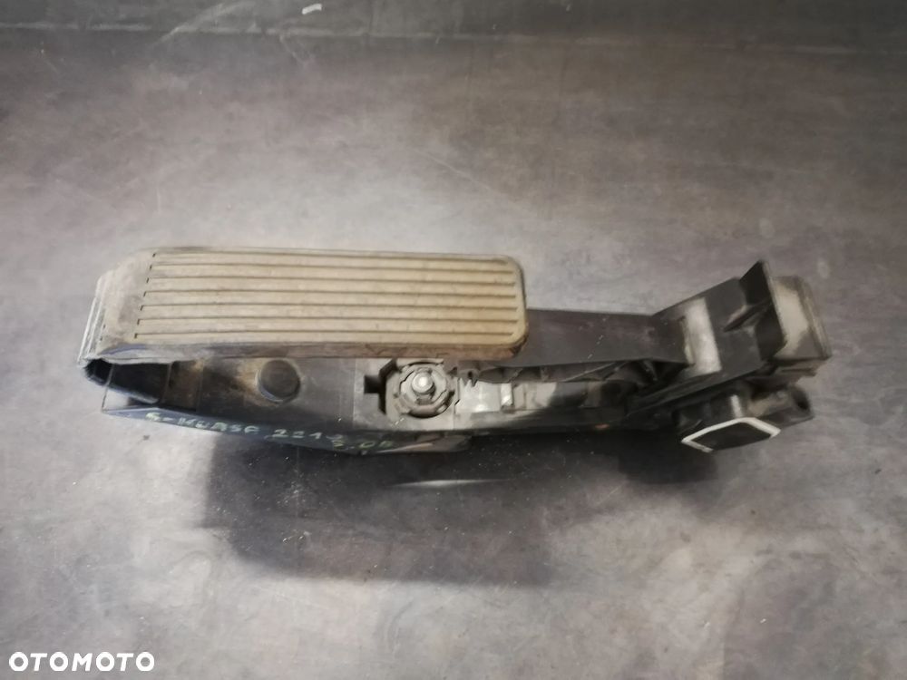 POTENCJOMETR GAZU MERCEDES W221 A2203000104 - 1